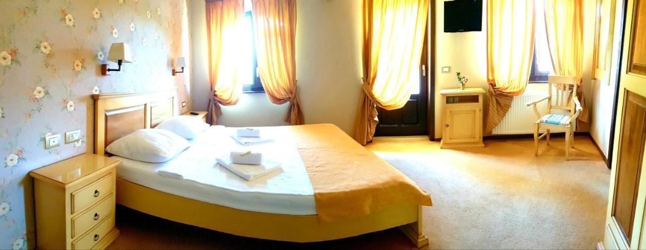 Pensiunea Casa Mircea & Restaurant Eselnita Ngoại thất bức ảnh