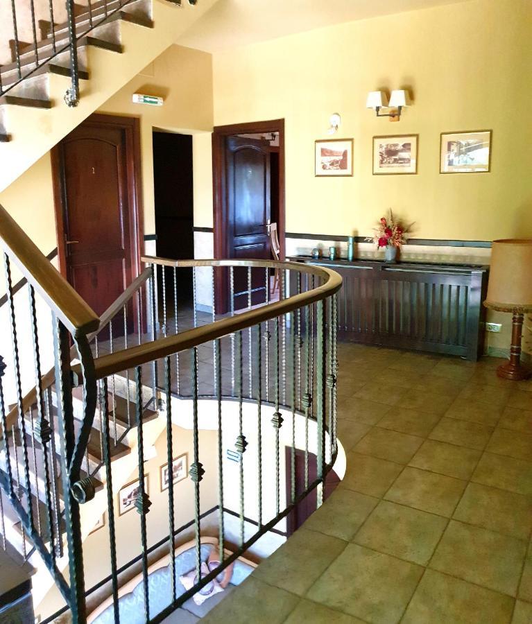 Pensiunea Casa Mircea & Restaurant Eselnita Ngoại thất bức ảnh